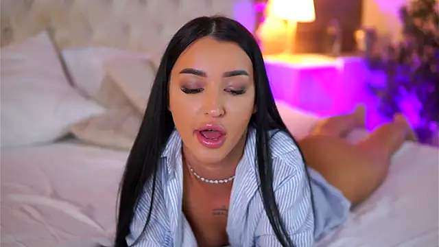 DeniseDevilles online show from 1, 2, 2025