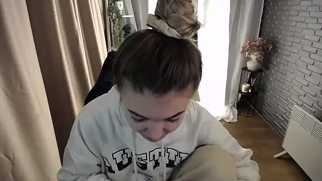 Snapshot of Ritaneer chatting on 4, 10, 2025 Ritaneer online show from 4, 10, 2025