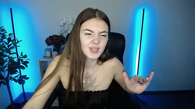 Snapshot of Ritaneer chatting on 24, 11, 2025 Ritaneer online show from 24, 11, 2025