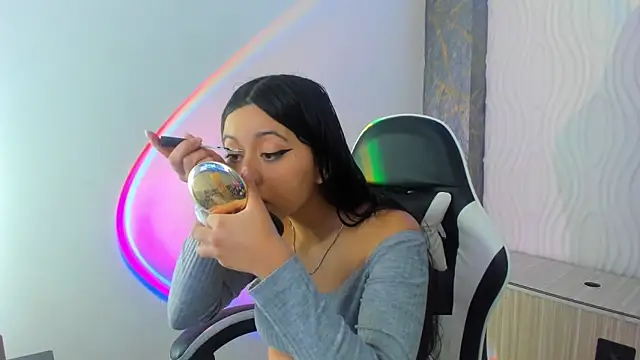 zoe connor19 online show from 15, 4, 2026