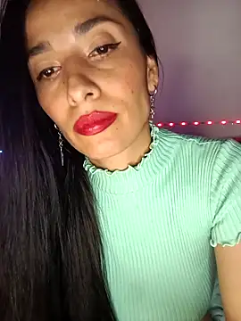 Snapshot of chloewildd_ chatting on 10, 5, 2026 chloewildd online show from 10, 5, 2026