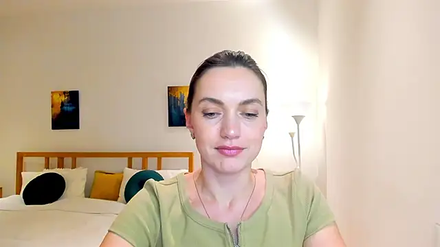 LovelyeeMia online show from 10, 12, 2024