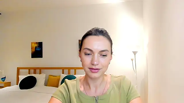 LovelyeeMia online show from 10, 12, 2024