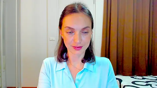 LovelyeeMia online show from 14, 11, 2025