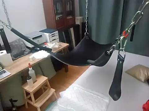 manforhotfun online show from 2, 11, 2025