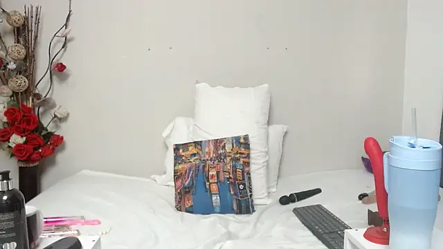 Nicol Love0 online show from 3, 2, 2025