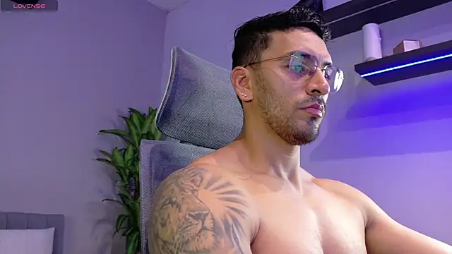 Snapshot of tony_muscle chatting on 26, 6, 2026 tony muscle online show from 26, 6, 2026