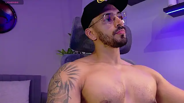 Snapshot of tony_muscle chatting on 15, 7, 2026 tony muscle online show from 15, 7, 2026