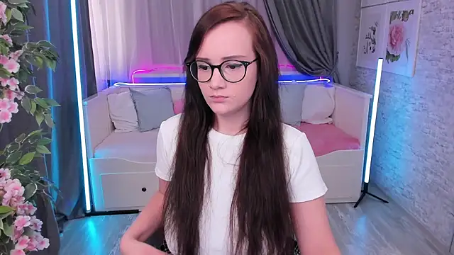 StellaGloww online show from 15, 9, 2025