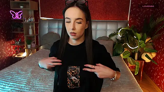 AuroraAksnesss online show from 5, 2, 2025