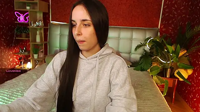 AuroraAksnesss online show from 10, 2, 2025