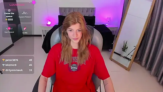 Nora Vennucci online show from 16, 3, 2025