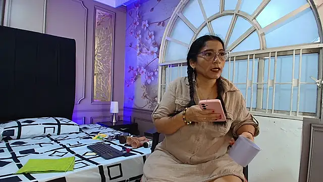 mature bigass   online show from 17, 12, 2025