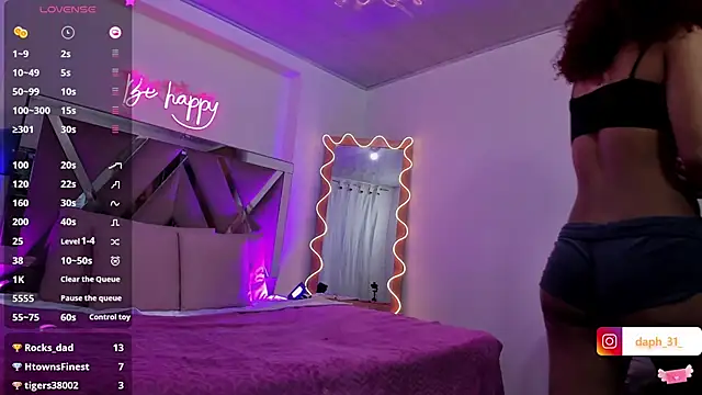 Daphnne tay online show from 26, 2, 2025