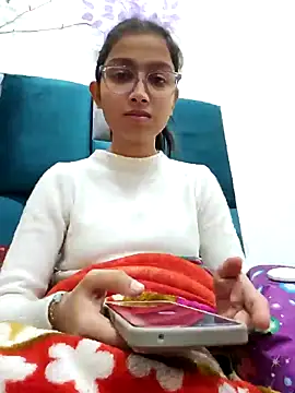 Snapshot of Aleena_Rai chatting on 6, 12, 2024 Aleena Rai online show from 6, 12, 2024