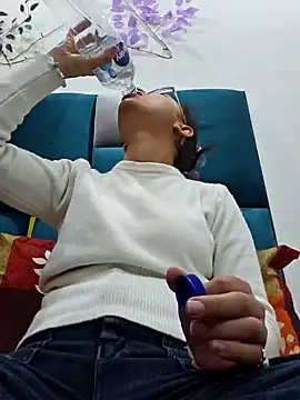 Snapshot of Aleena_Rai chatting on 7, 12, 2024 Aleena Rai online show from 7, 12, 2024