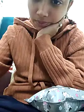 Snapshot of Aleena_Rai chatting on 14, 12, 2024 Aleena Rai online show from 14, 12, 2024