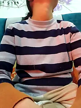 Snapshot of Aleena_Rai chatting on 4, 1, 2025 Aleena Rai online show from 4, 1, 2025