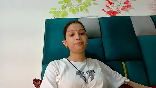 Snapshot of Aleena_Rai chatting on 23, 9, 2025 Aleena Rai online show from 23, 9, 2025