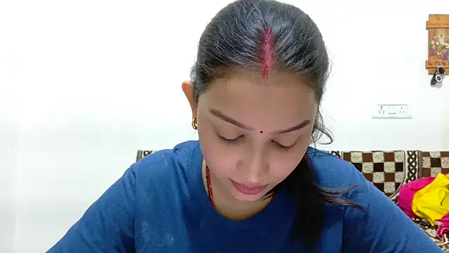 Snapshot of Aleena_Rai chatting on 14, 10, 2025 Aleena Rai online show from 14, 10, 2025