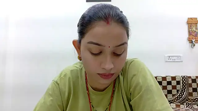 Snapshot of Aleena_Rai chatting on 15, 10, 2025 Aleena Rai online show from 15, 10, 2025
