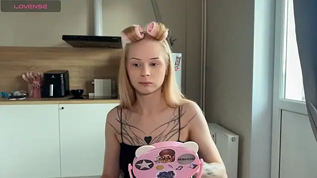 lisa barbie online show from 31, 5, 2026