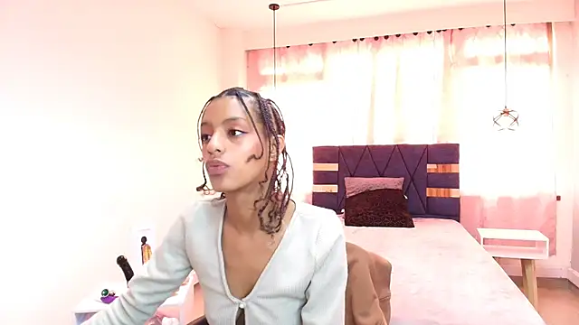 Zia Green online show from 4, 2, 2025