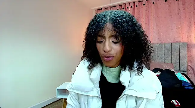 Zia Green online show from 8, 3, 2025