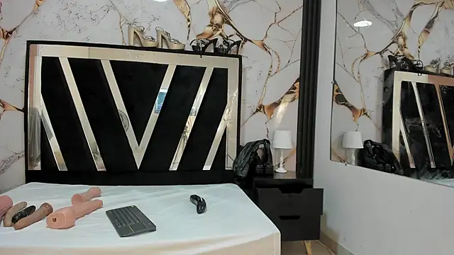 KarinaSimonz online show from 5, 12, 2025