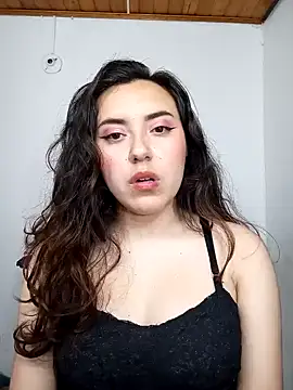 Emi chik online show from 5, 12, 2024