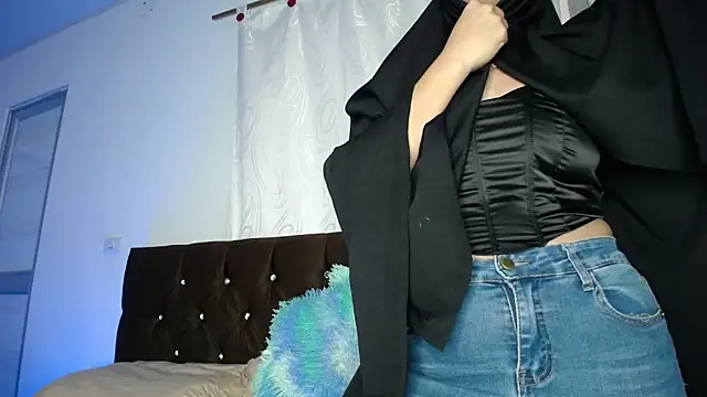 Sweet hot mia online show from 25, 2, 2026