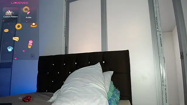 Sweet hot mia online show from 12, 3, 2026