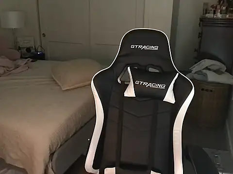 Snapshot of explosivekitty69 chatting on 29, 9, 2025 explosivekitty69 online show from 29, 9, 2025