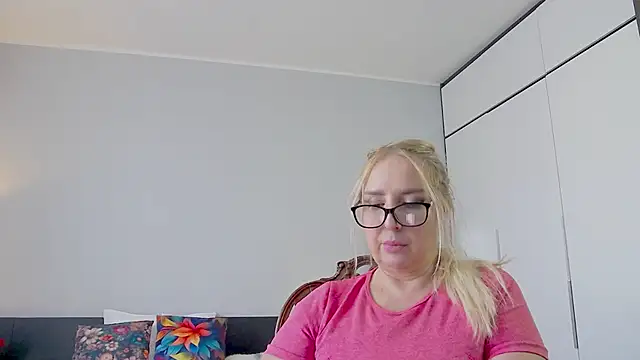 Snapshot of MariaRichi_ chatting on 20, 2, 2025 MariaRichi online show from 20, 2, 2025