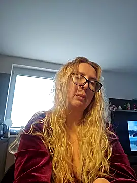 Snapshot of MariaRichi_ chatting on 25, 2, 2025 MariaRichi online show from 25, 2, 2025