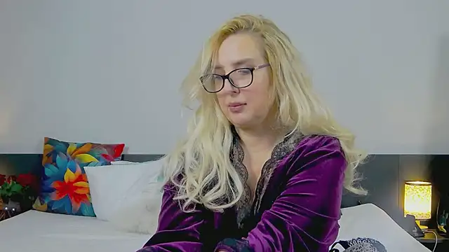 Snapshot of MariaRichi_ chatting on 27, 2, 2025 MariaRichi online show from 27, 2, 2025