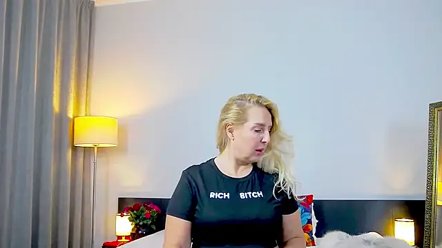 Snapshot of MariaRichi_ chatting on 1, 3, 2025 MariaRichi online show from 1, 3, 2025