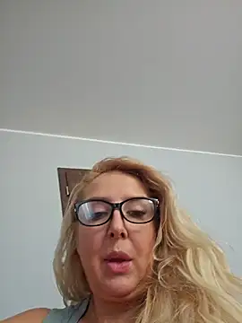 Snapshot of MariaRichi_ chatting on 15, 3, 2025 MariaRichi online show from 15, 3, 2025