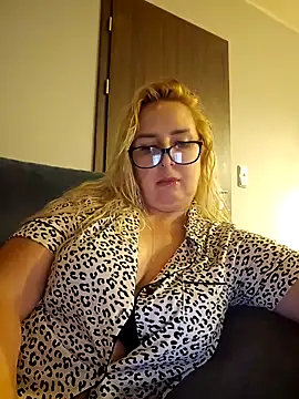 Snapshot of MariaRichi_ chatting on 16, 3, 2025 MariaRichi online show from 16, 3, 2025