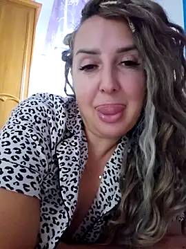 Snapshot of MariaRichi_ chatting on 10, 9, 2025 MariaRichi online show from 10, 9, 2025