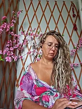 Snapshot of MariaRichi_ chatting on 23, 9, 2025 MariaRichi online show from 23, 9, 2025