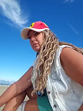 Snapshot of MariaRichi_ chatting on 26, 9, 2025 MariaRichi online show from 26, 9, 2025