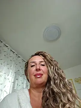 Snapshot of MariaRichi_ chatting on 27, 9, 2025 MariaRichi online show from 27, 9, 2025