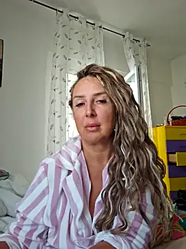 Snapshot of MariaRichi_ chatting on 29, 9, 2025 MariaRichi online show from 29, 9, 2025