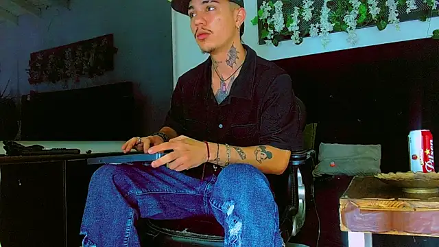 HannibalLester online show from 12, 4, 2026