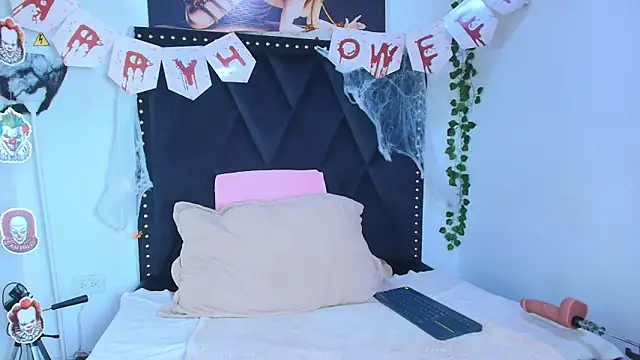 dafne queenn online show from 4, 11, 2025