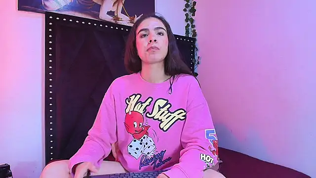 dafne queenn online show from 15, 11, 2025