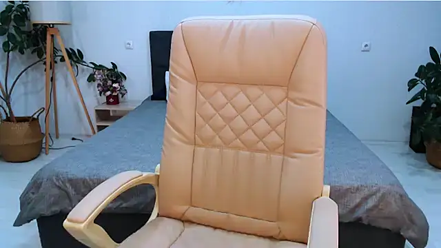 NaughtyNylonFeet online show from 6, 11, 2025