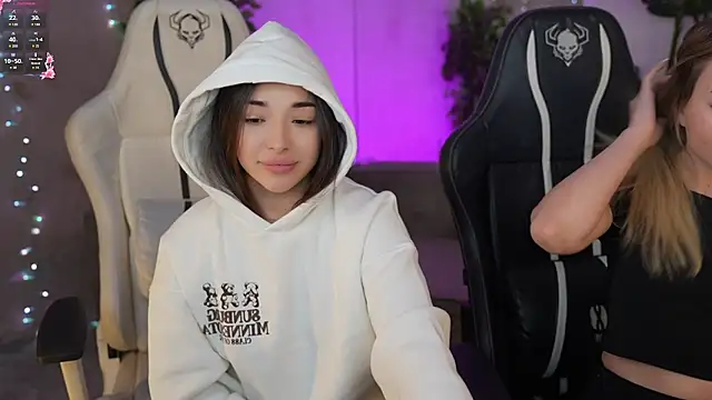 Julia  Star  online show from 26, 2, 2025