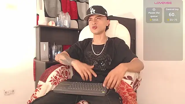 Snapshot of Edward_Milleer chatting on 20, 9, 2025 Edward Milleer online show from 20, 9, 2025